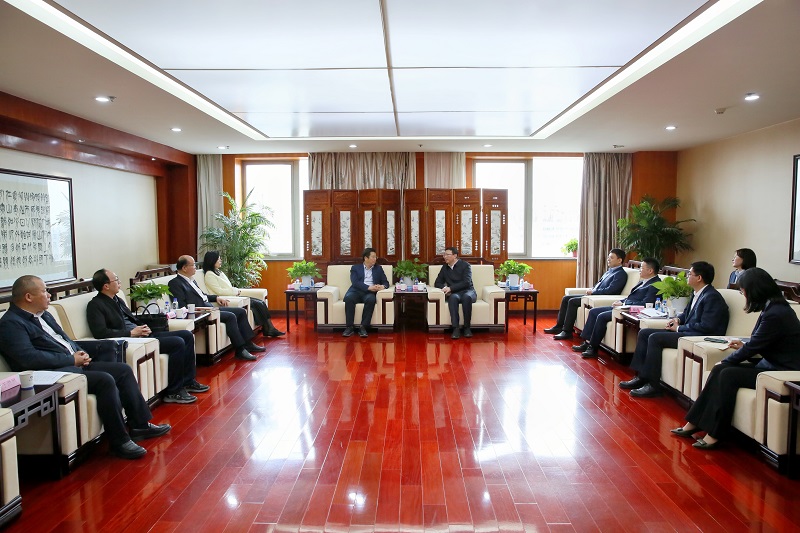 4月10日 公司黨委副書記、總裁解志炯會(huì)見咸陽市副市長程文杰一行.jpg